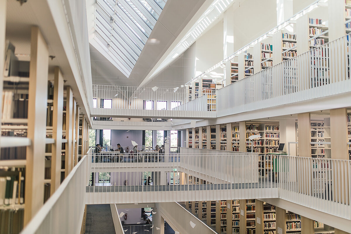 Impression aus der Bereichsbibliothek